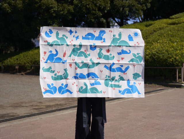 株式会社バリューブックス様　古本再生紙（本だったピクニックラグ）